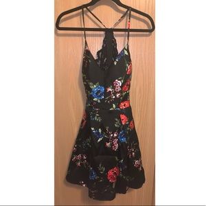 B. Smart mid- length floral dress 🦋